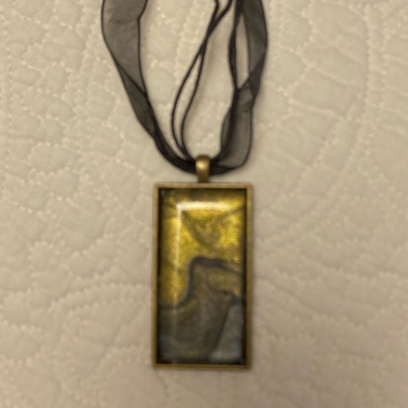 unbranded Jewelry - Elegant Black and Gold Rectangular Pendant & Sheer Ribbon Necklace